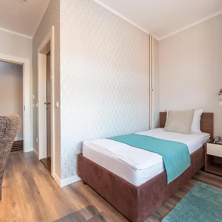 Balkan Garni Hotel